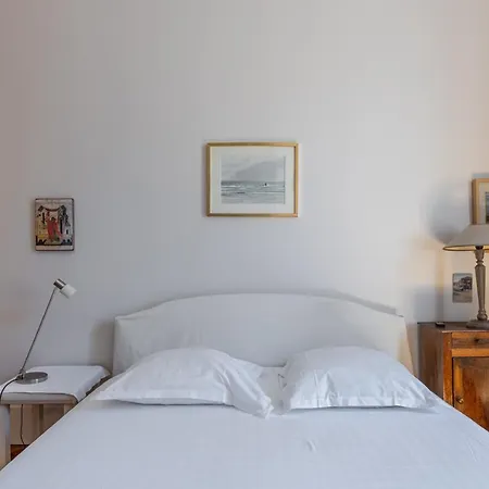 Veeve - Beam Me Up Apartment